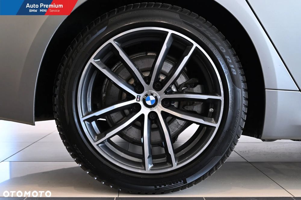 BMW Seria 5 520d xDrive - 23