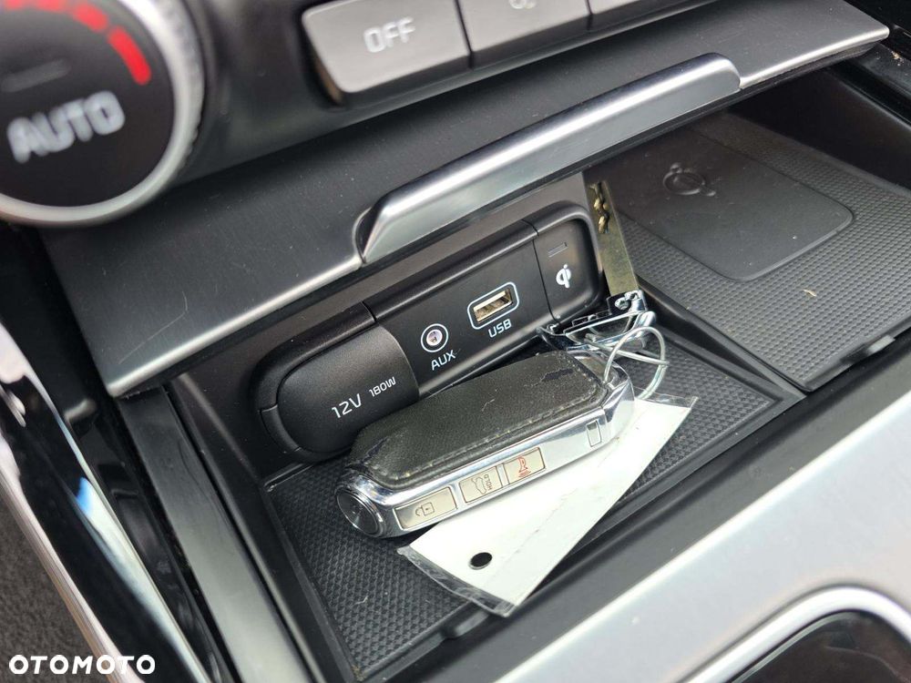 Kia Stinger 3.3 T-GDI V6 GT AWD - 11