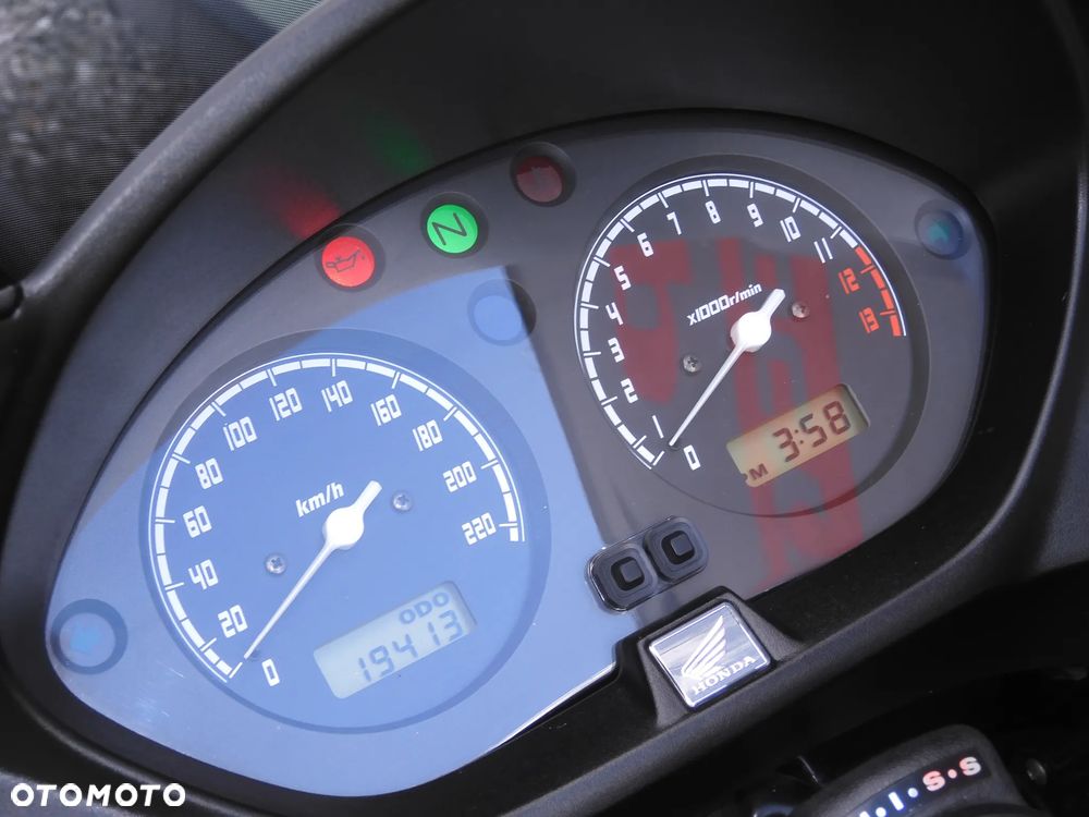 Honda CBF - 32