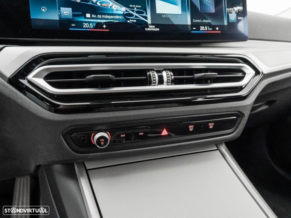 BMW 320 e Touring Auto - 30