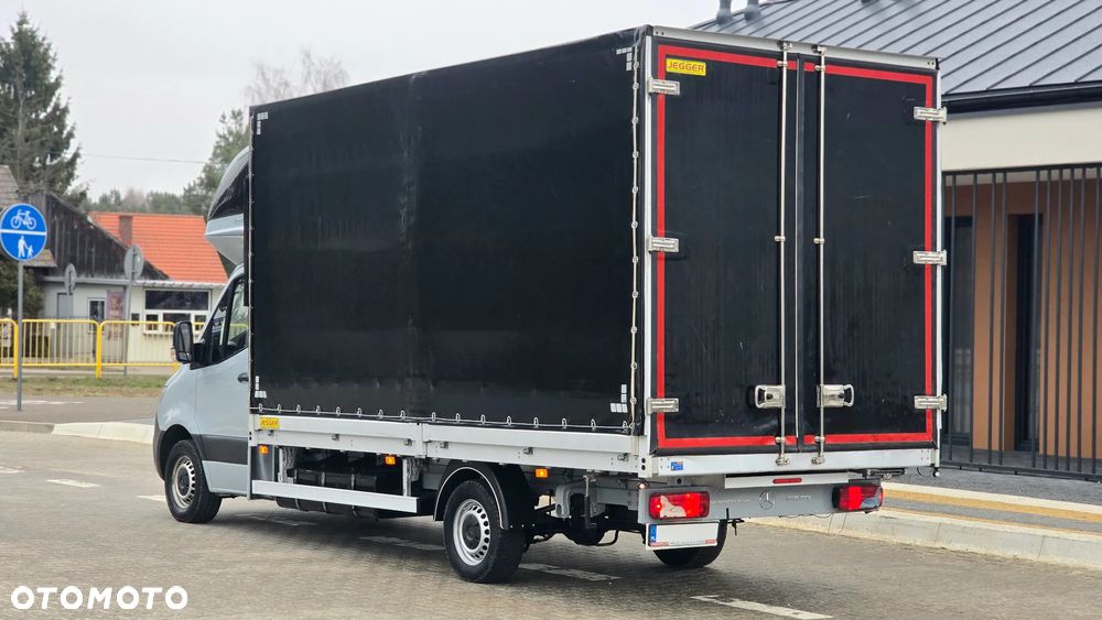 Mercedes-Benz SPRINTER 316 CDI 907❗ PLANDEKA 10 PALET / DRZWI Z TYŁU / DWIE WYSOKOSCI JAZDY / ZABUDOWA JEGGER / MAX ROZSTAW OSI / PODUSZKI PNEUMATYCZNE / SYPIALKA / RAMA / LAWETA / SALON POLSKA ❗❗ - 3