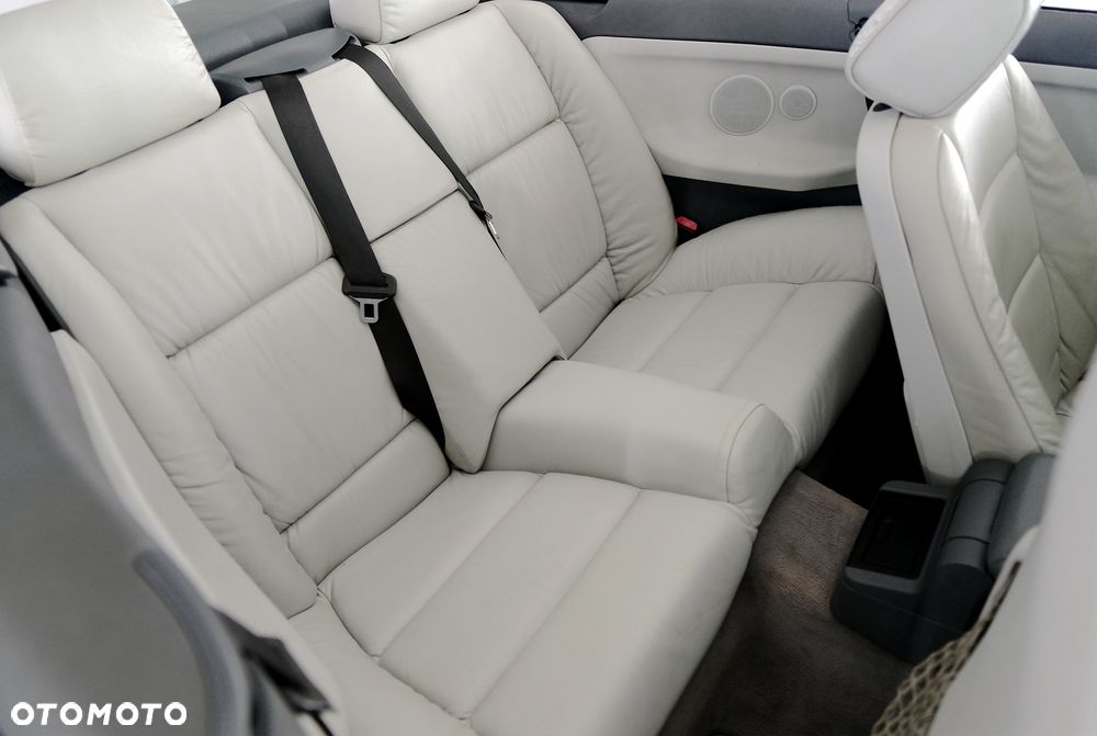 BMW Seria 3 323i - 23