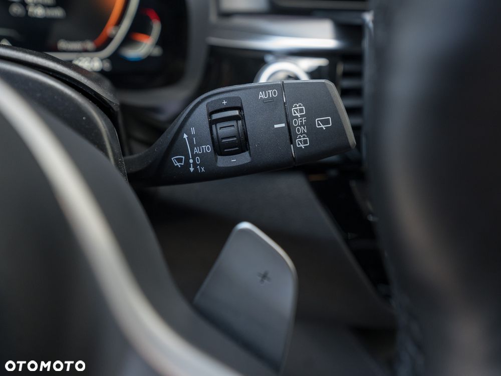 BMW Seria 5 540d xDrive mHEV M Sport sport - 33