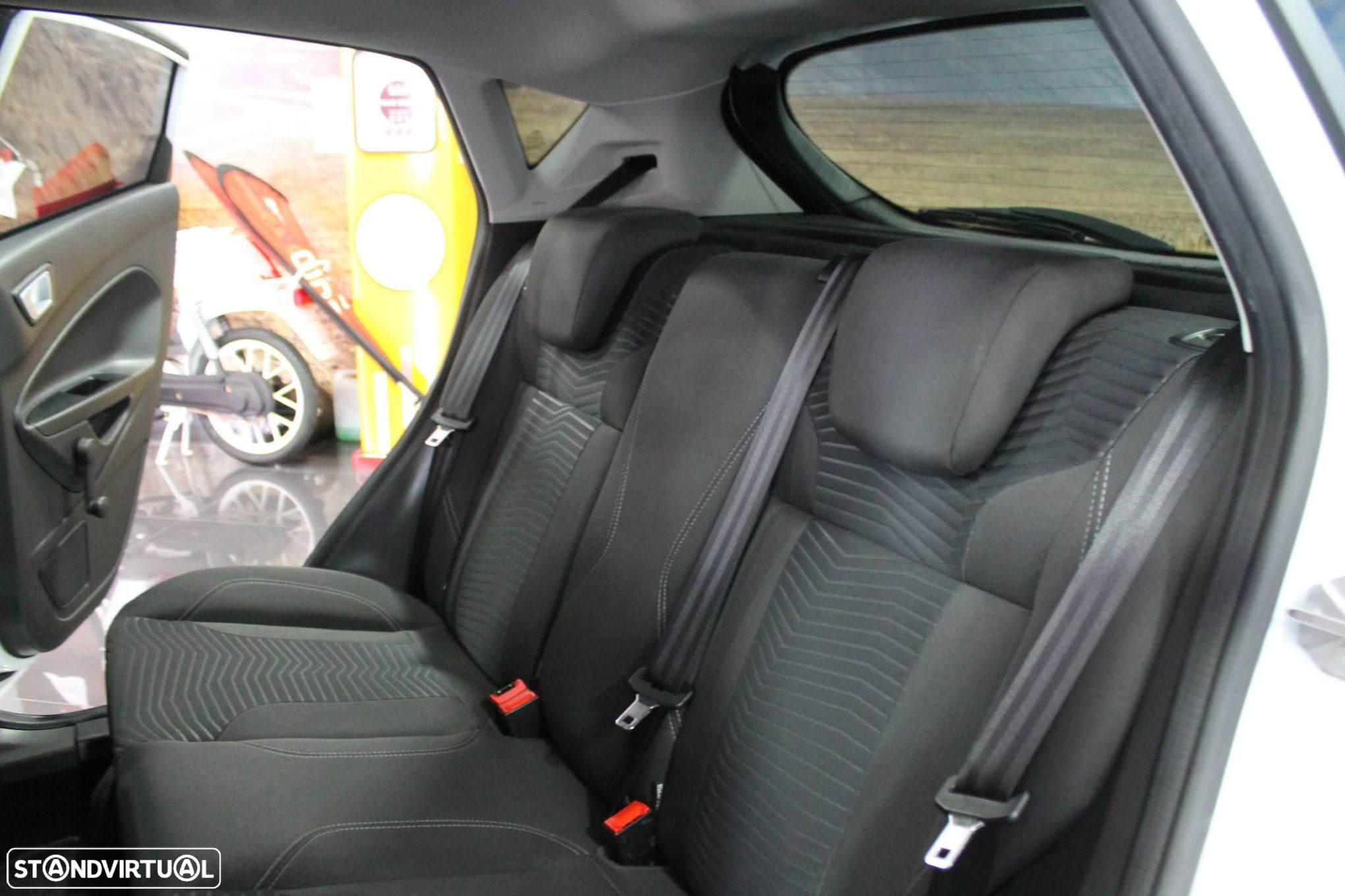 Ford Fiesta 1.5 TDCi Titanium - 19
