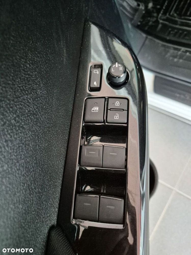 Toyota Hilux - 8