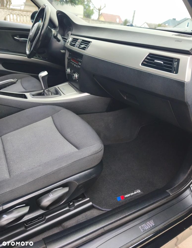 BMW Seria 3 - 38