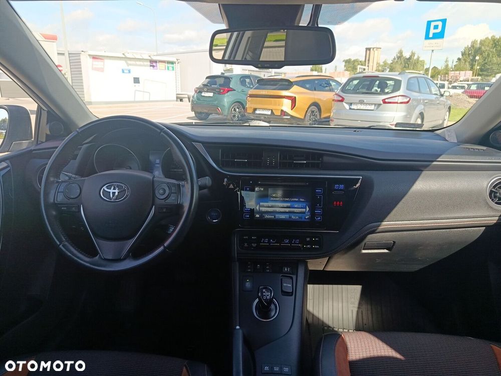 Toyota Auris - 11