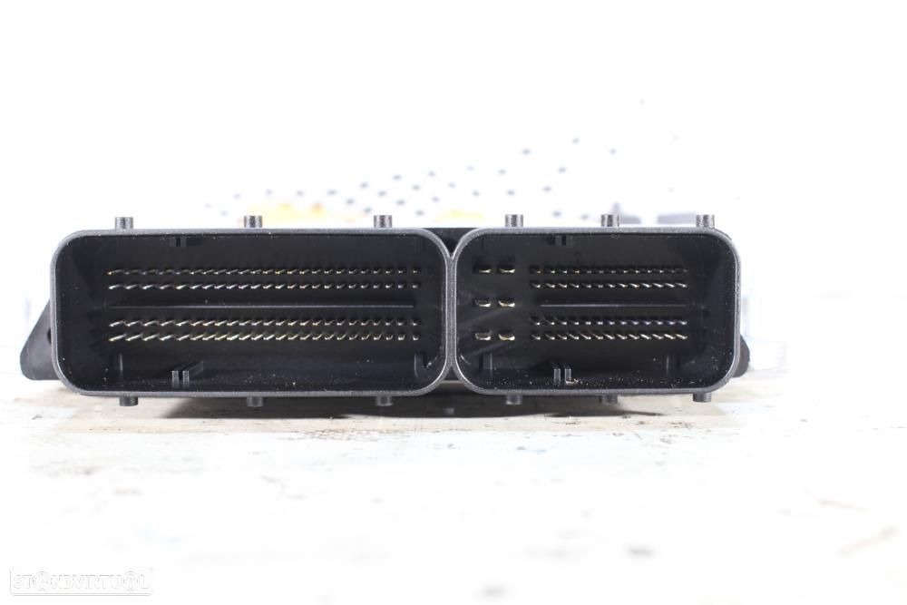 Centralina De Motor Bmw 3 (E90)  13618518268 / 8518268 / 0281018558 - 5