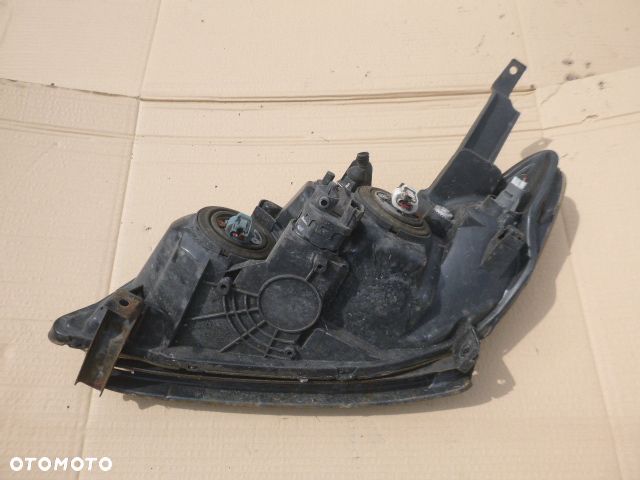 LAMPA PRAWY PRZÓD PRAWA PRZEDNIA HONDA CIVIC VII LIFT SEDAN 5D 04-06 - 16