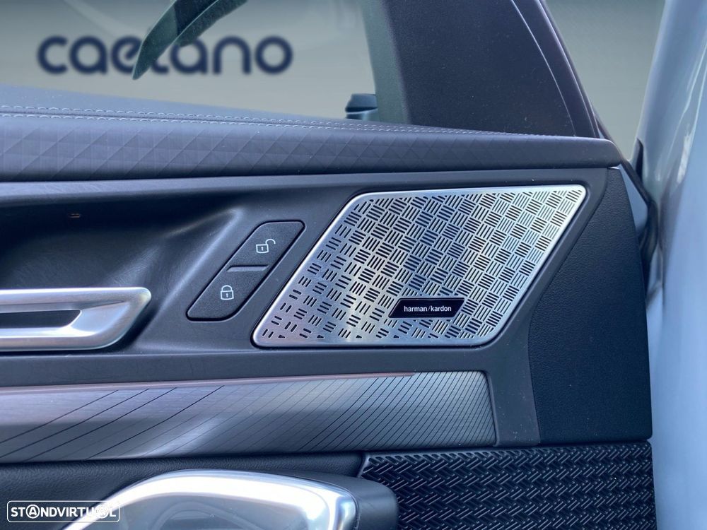 BMW iX2 eDrive20 Pack Desportivo M - 14