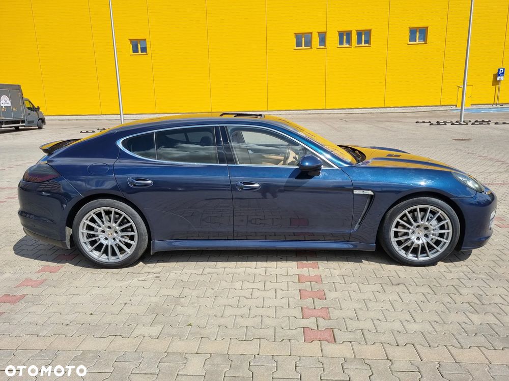 Porsche Panamera 4S - 4