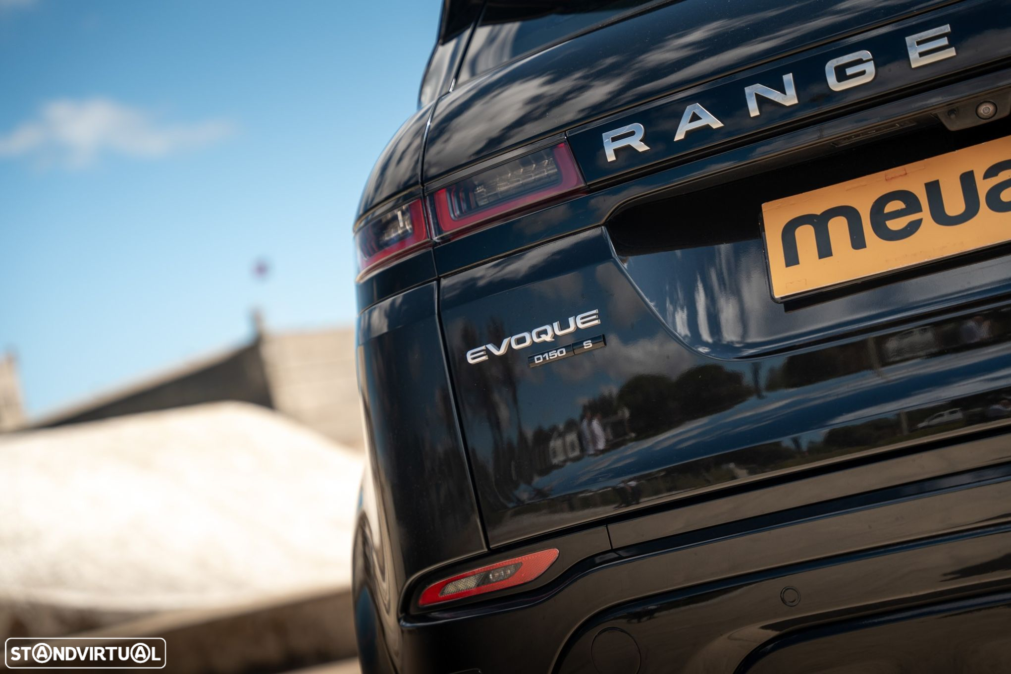 Land Rover Range Rover Evoque 2.0 D150 AWD SE Auto - 24