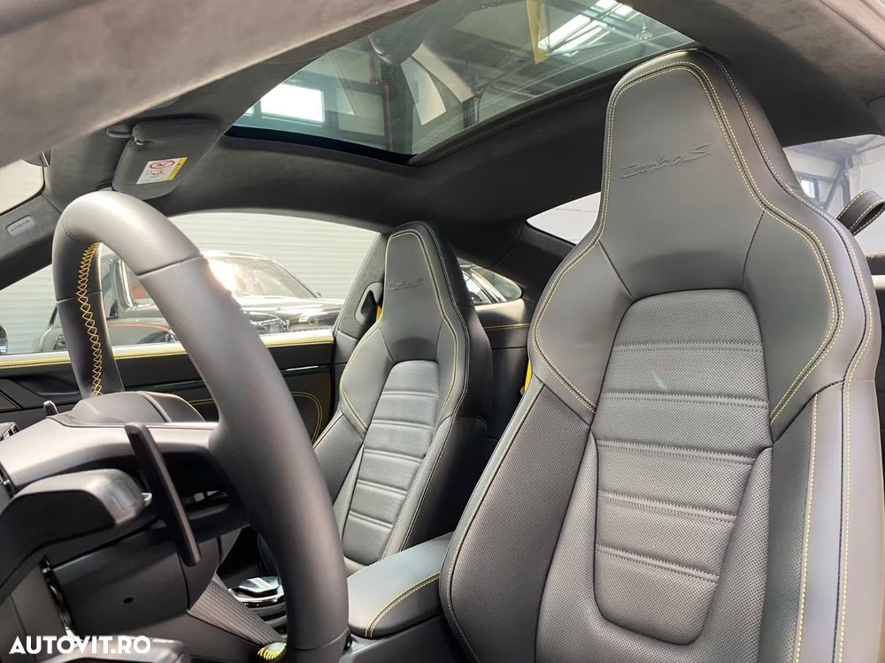 Porsche 911-TURBO-S - 17