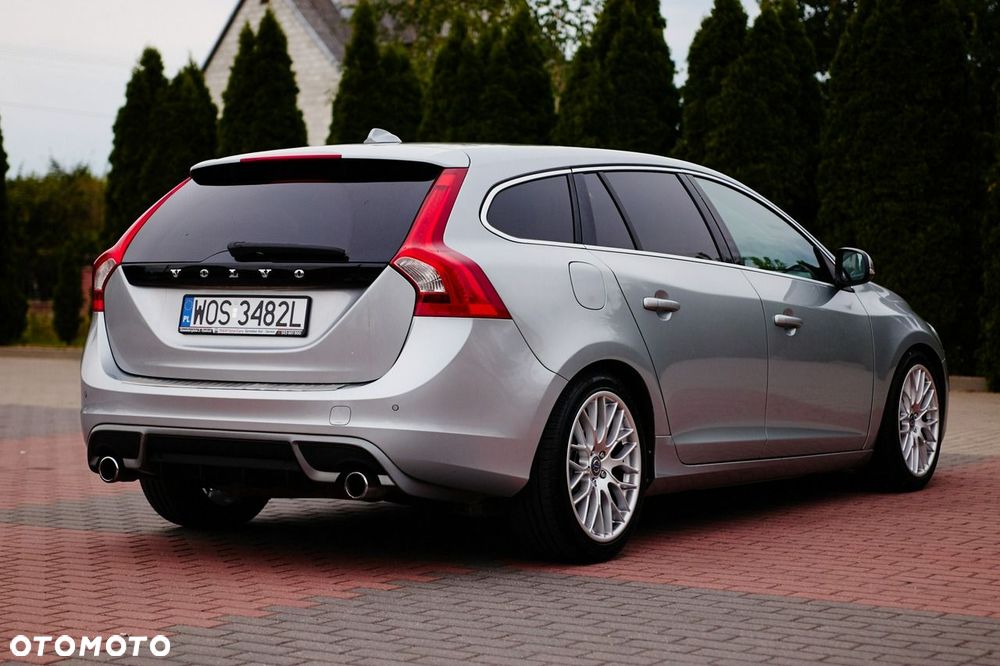 Volvo V60 D4 Geartronic RDesign - 11