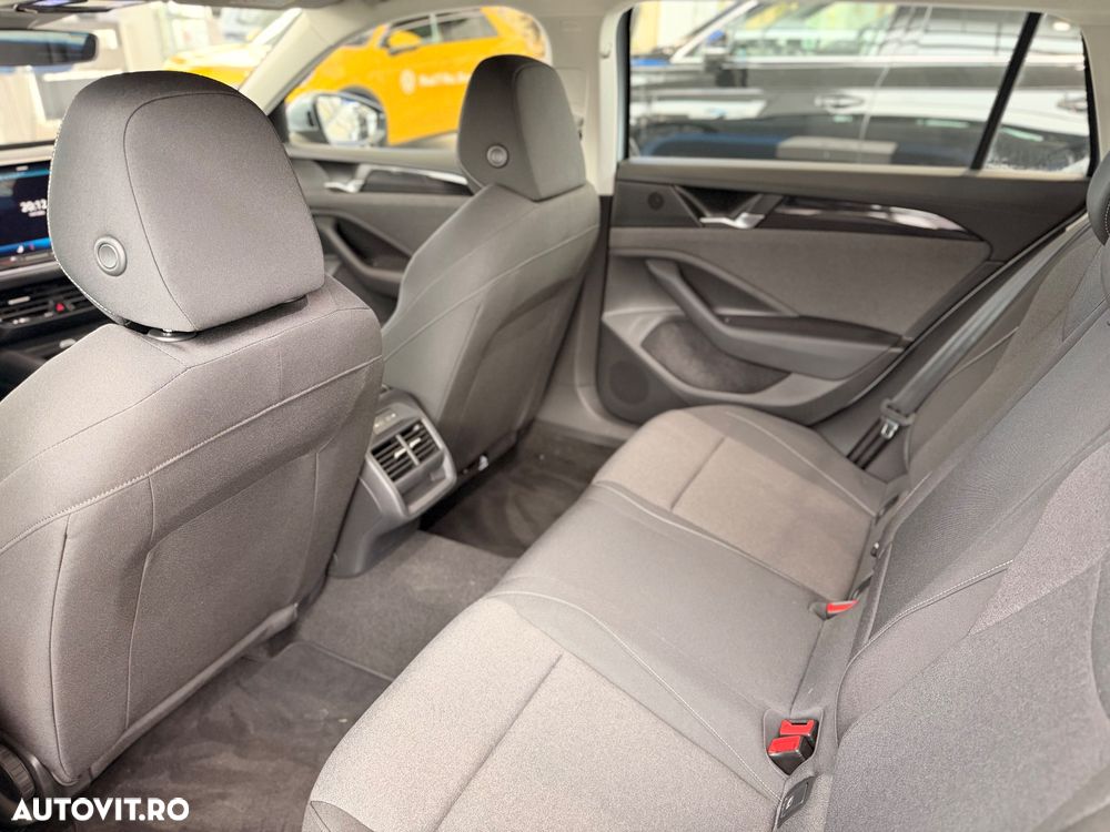 Volkswagen Passat 1.5 eTSI DSG MHEV Base - 20