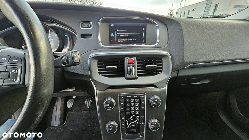 Volvo V40 D2 Momentum - 27