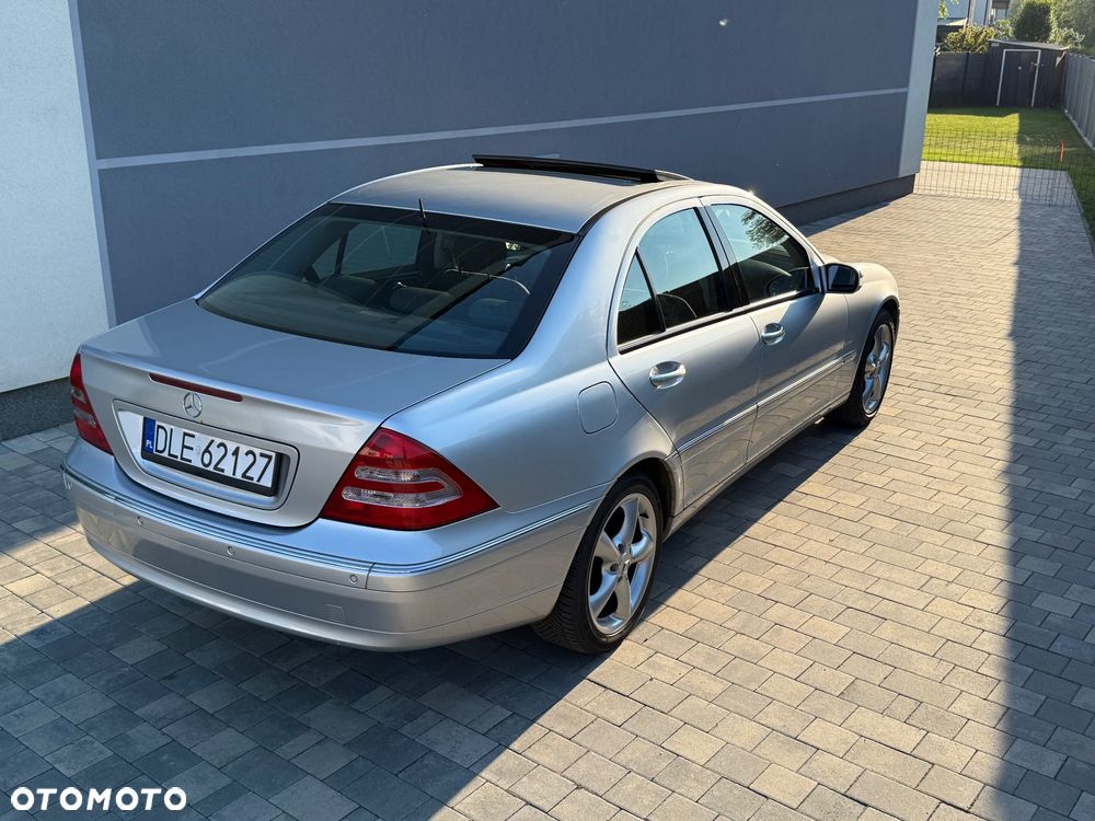 Mercedes-Benz Klasa C 320 Elegance - 4