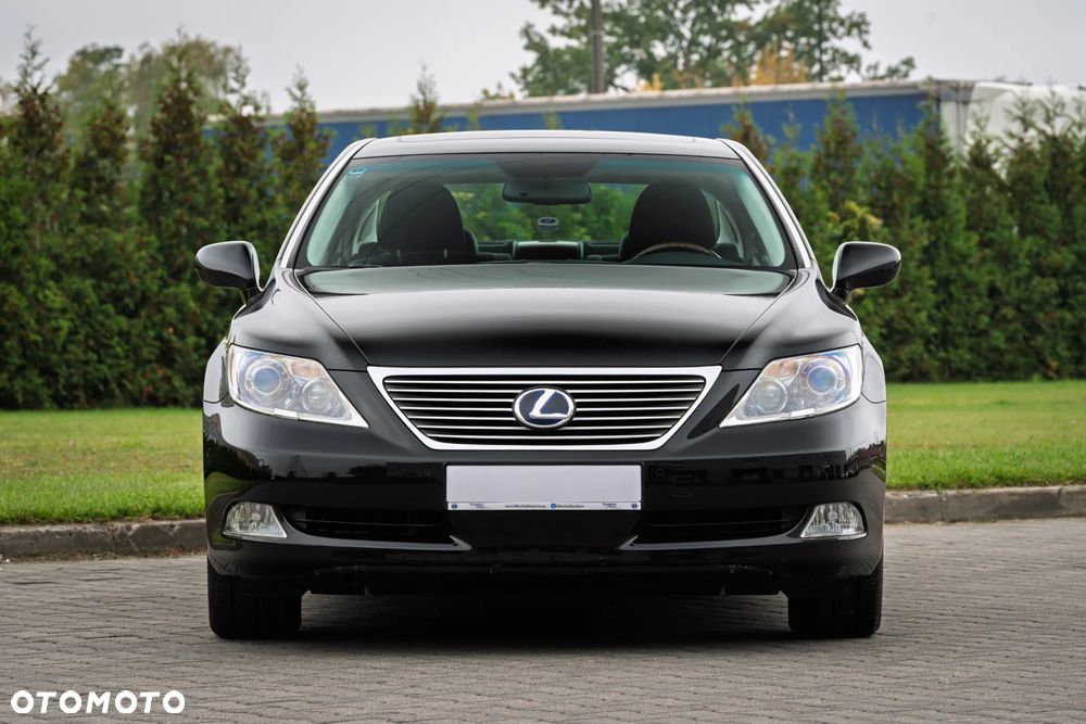 Lexus LS - 7