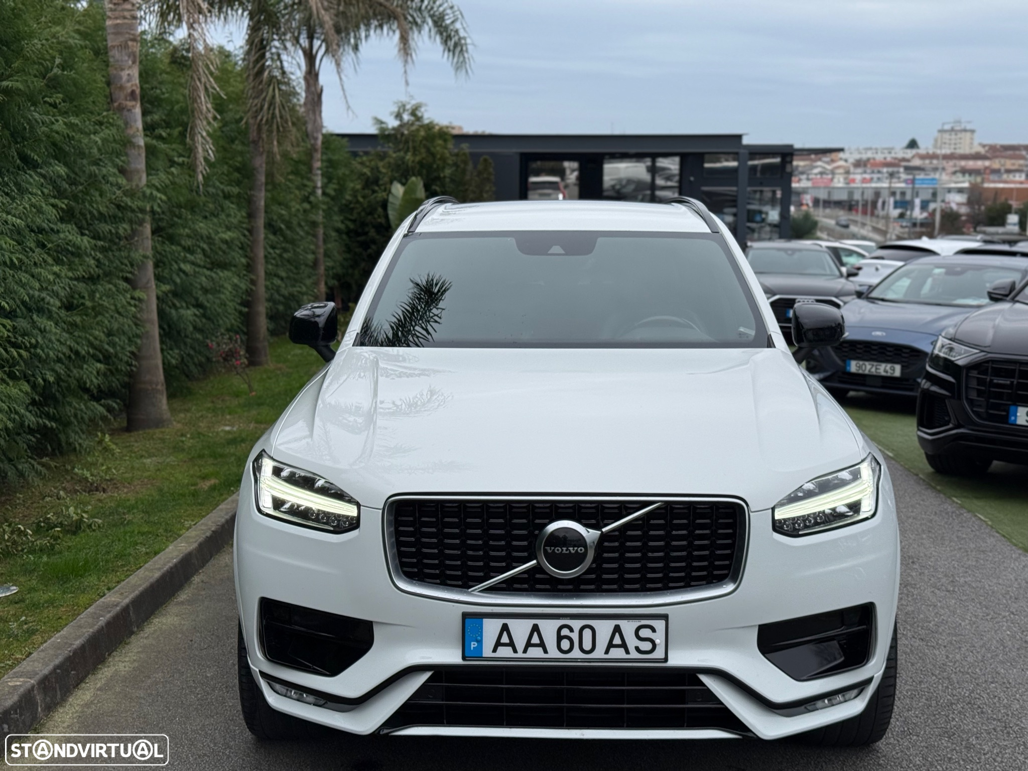 Volvo XC 90 2.0 B5 R-Design AWD - 4