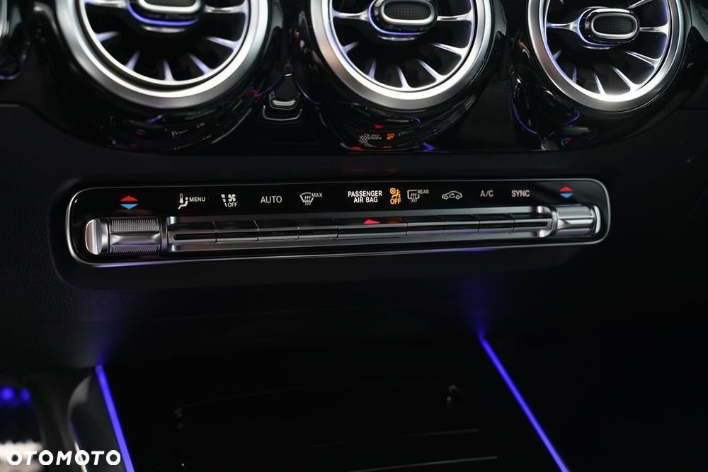 Mercedes-Benz GLA 200 mHEV AMG Line 7G-DCT - 17