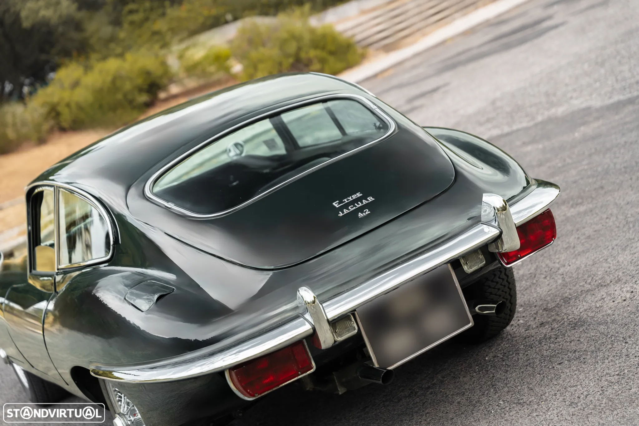 Jaguar E-Type - 12