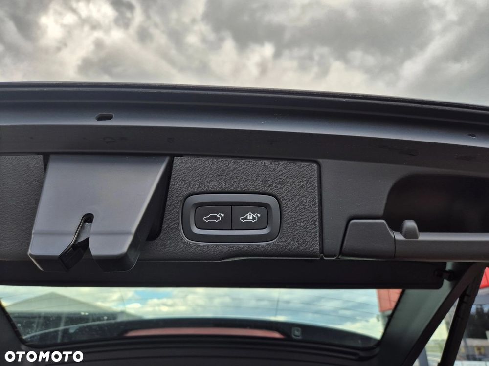 Volvo XC 60 B4 B Plus Bright - 13