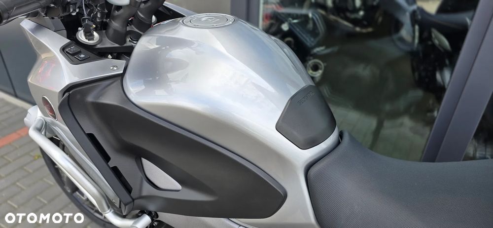 Honda VFR - 41