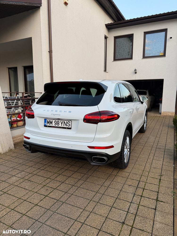 Porsche Cayenne 3.0 L V6 - 16