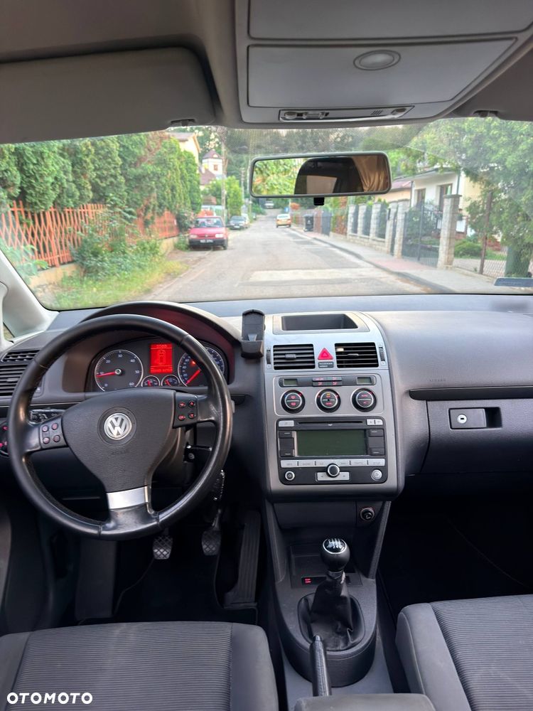 Volkswagen Touran - 6