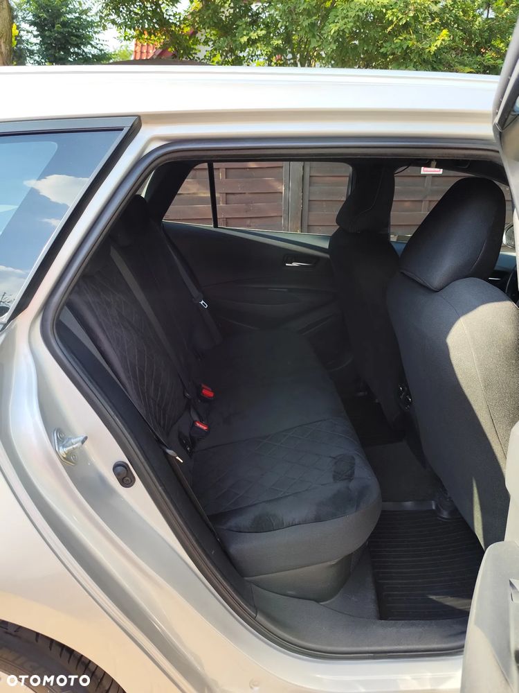 Toyota Corolla 1.8 Hybrid Comfort - 17