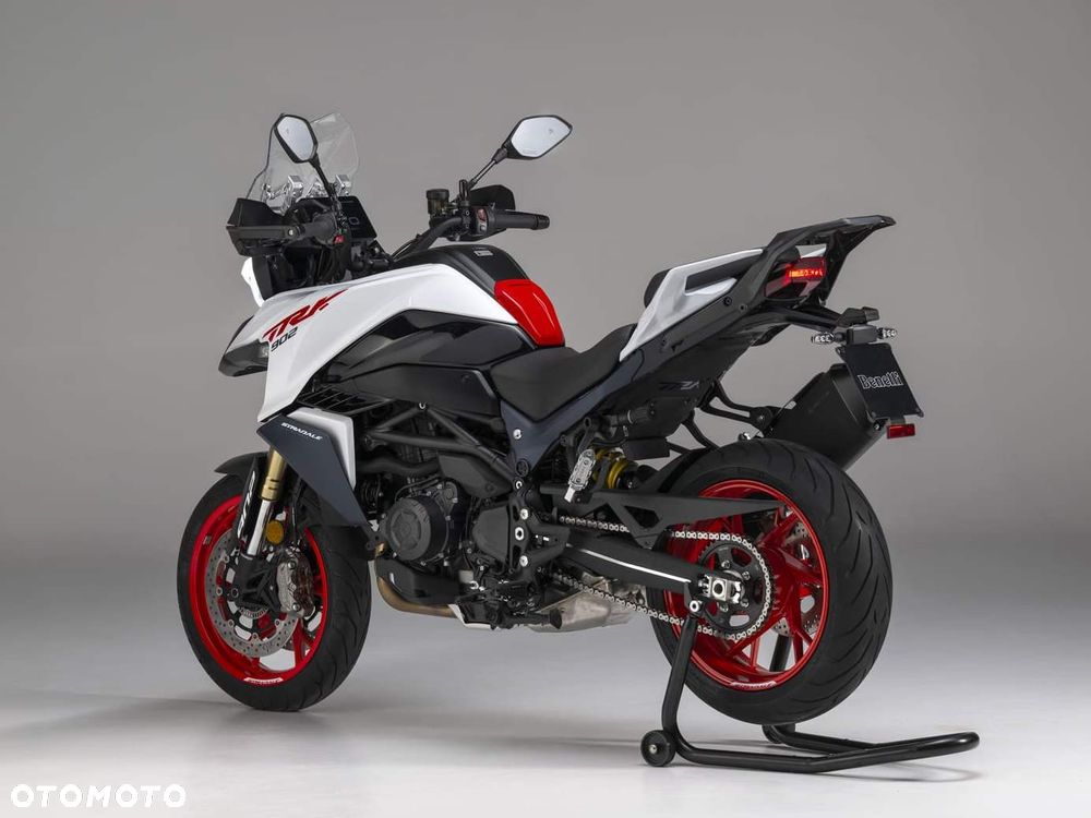 Benelli Inny - 5