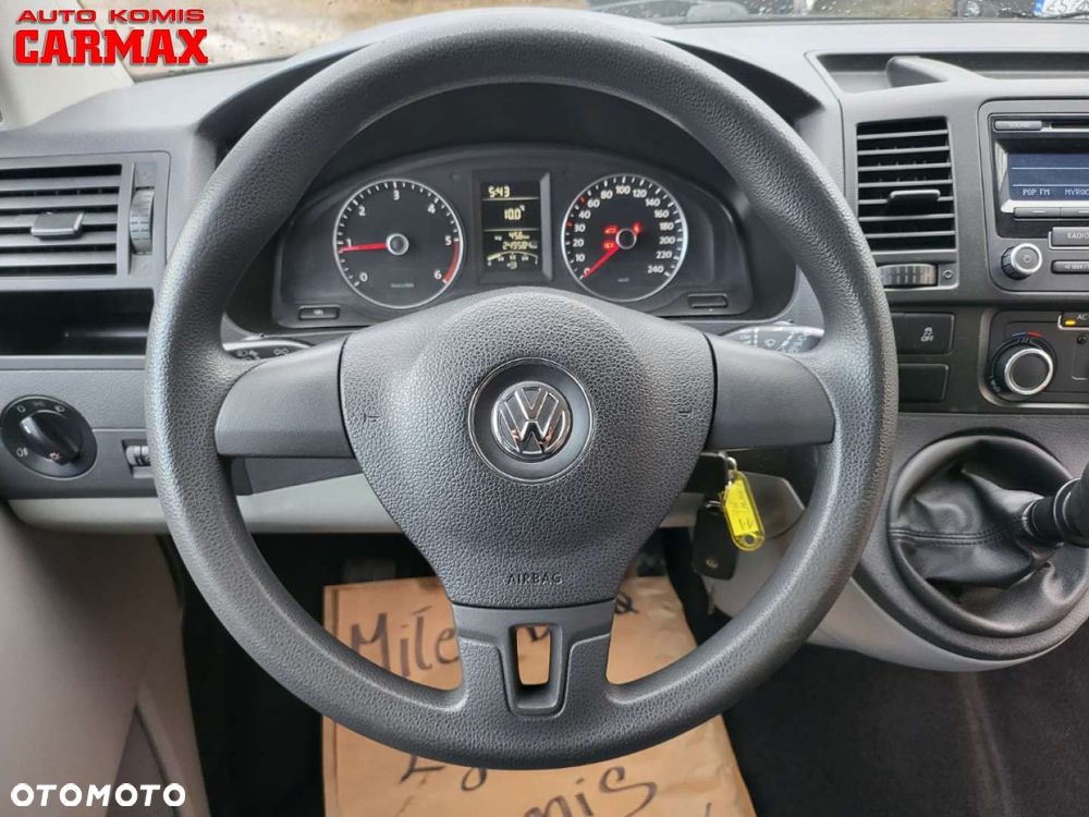 Volkswagen Caravelle - 12