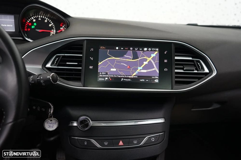Peugeot 308 1.2 PureTech Allure Pack - 27