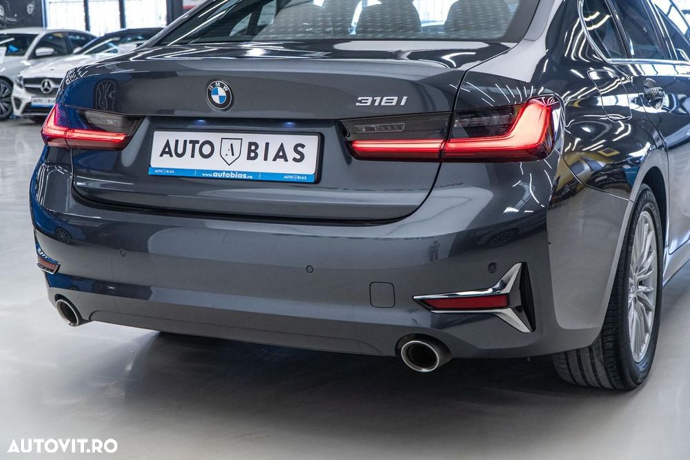 BMW Seria 3 318i Aut. Sport Line - 14