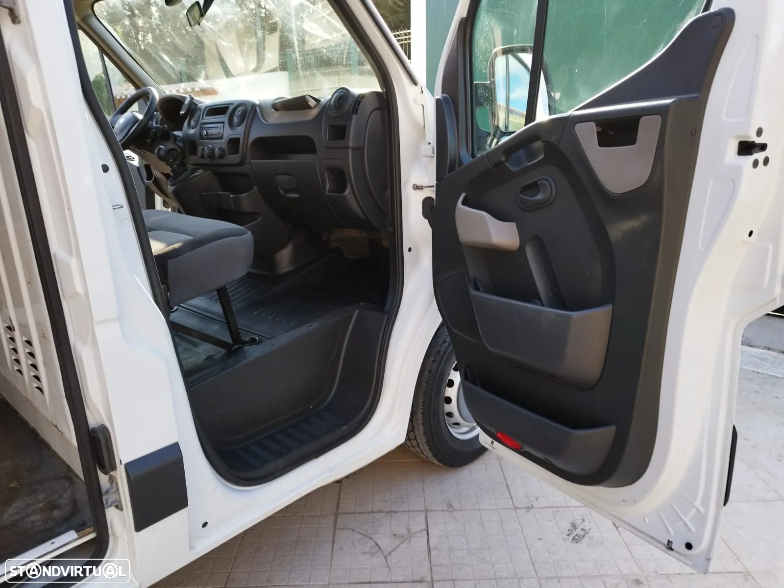 Renault Master 2.3 125 cv L2H2 - 24