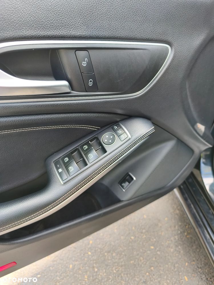 Mercedes-Benz CLA 180 AMG Line - 30