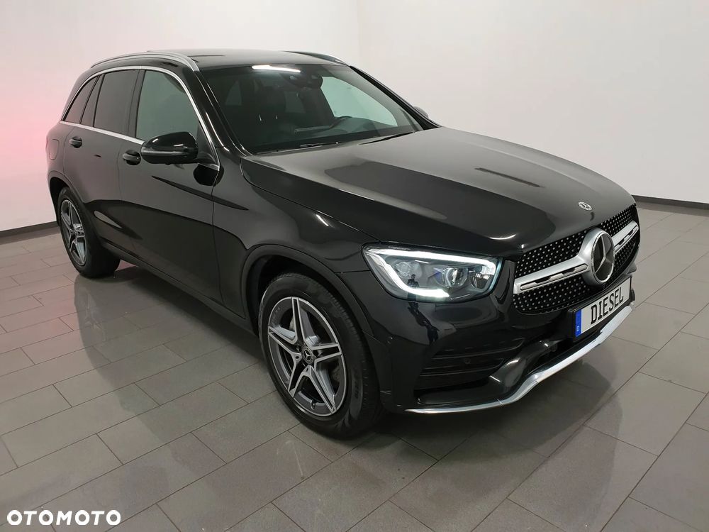 Mercedes-Benz GLC 300 d 4Matic 9G-TRONIC AMG Line Plus - 3