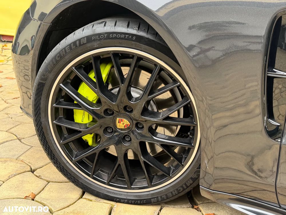 Porsche Panamera - 12