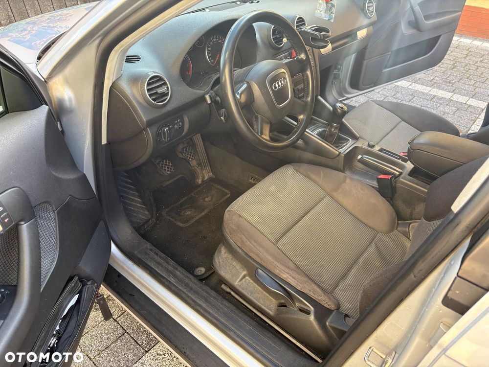 Audi A3 Sportback 1.6 FSI Ambition - 12