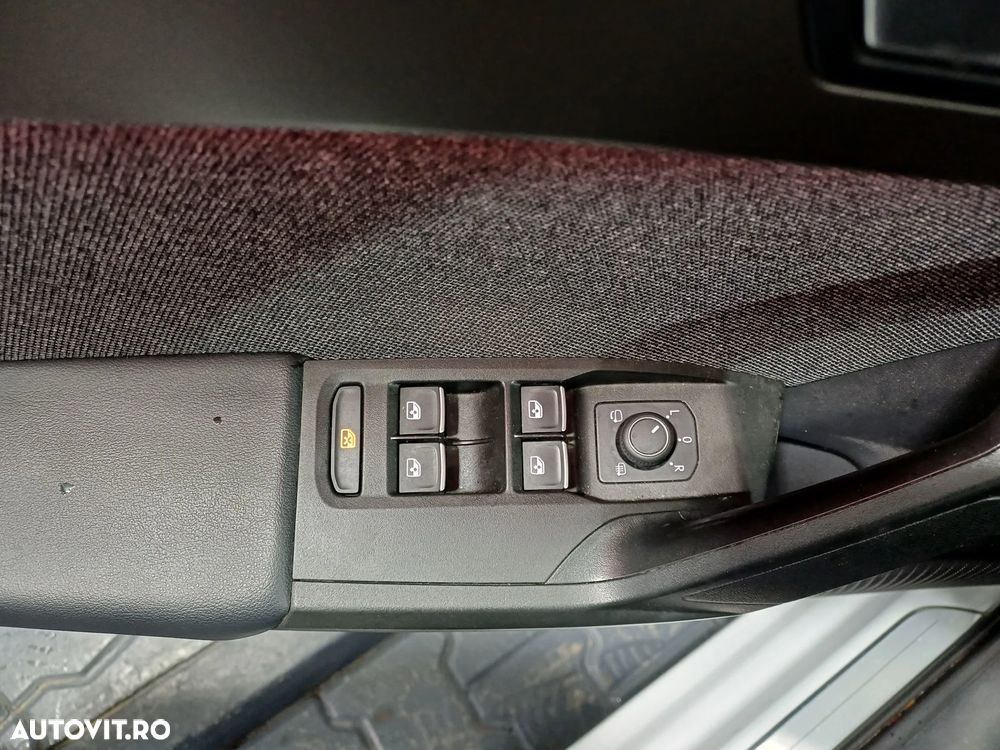 Seat Leon 2.0 TDI DPF DSG Xcellence - 8