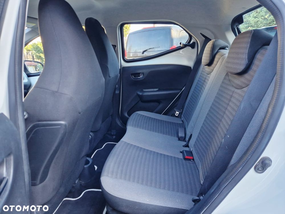 Toyota Aygo x.shift x-play connect - 22