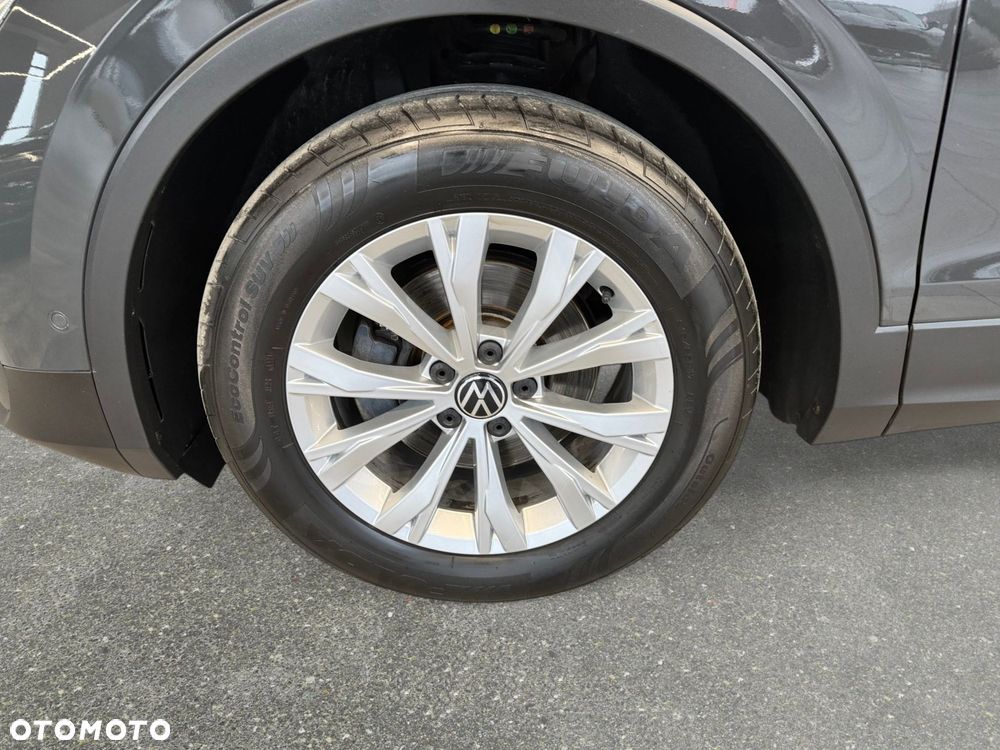 Volkswagen Tiguan - 11