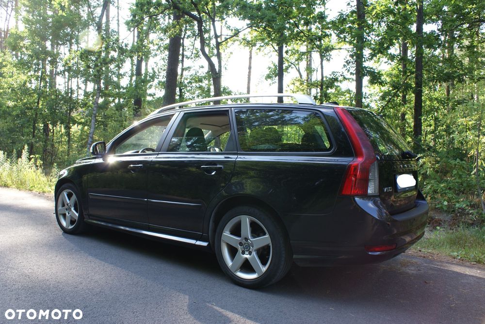 Volvo V50 2.0D R-Design Momentum - 3