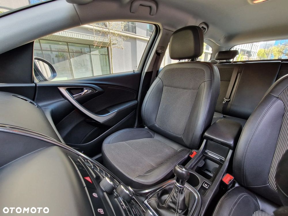 Opel Astra 1.4 T Cosmo EU6 - 21