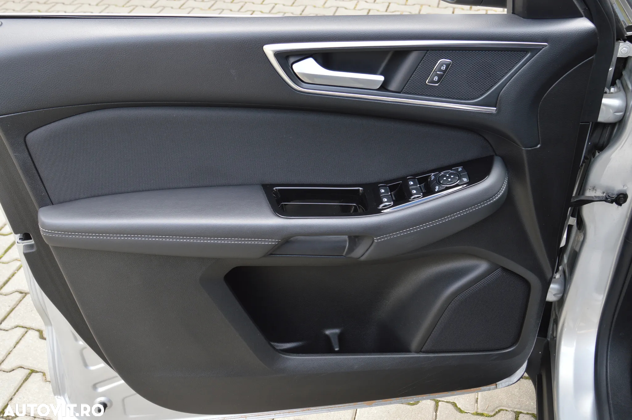 Ford S-Max 2.0 EcoBlue Allrad Aut. TITANIUM - 31