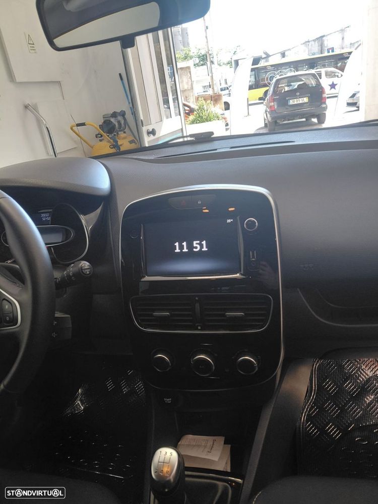 Renault Clio 0.9 TCe Limited - 29