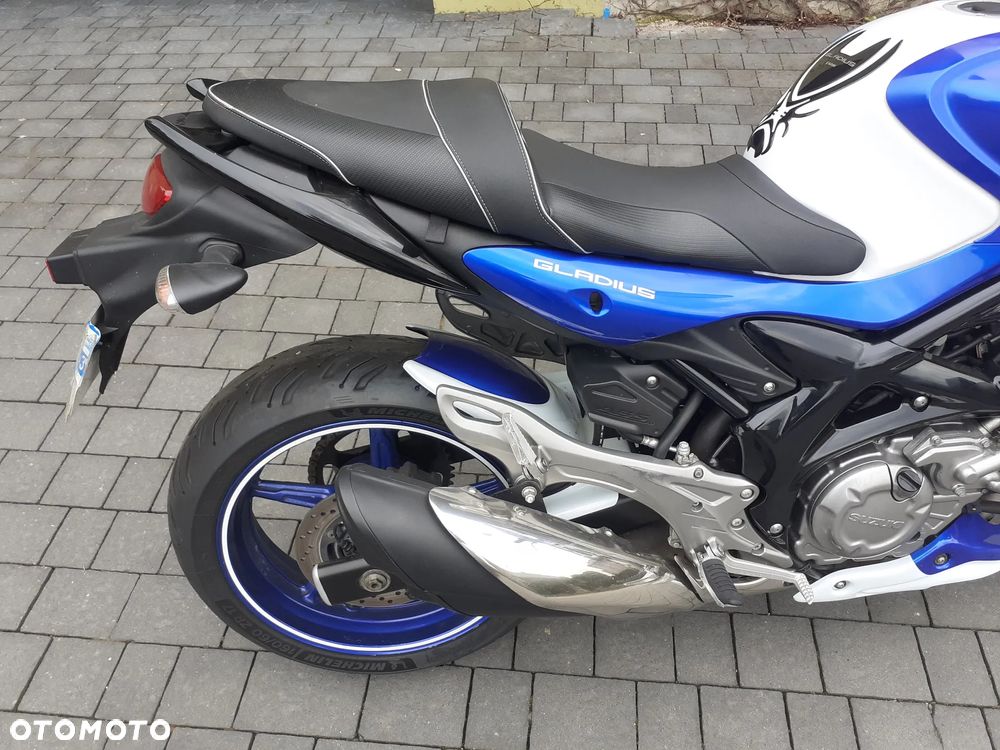 Suzuki Gladius - 14