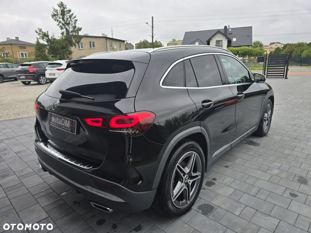 Mercedes-Benz GLA - 8