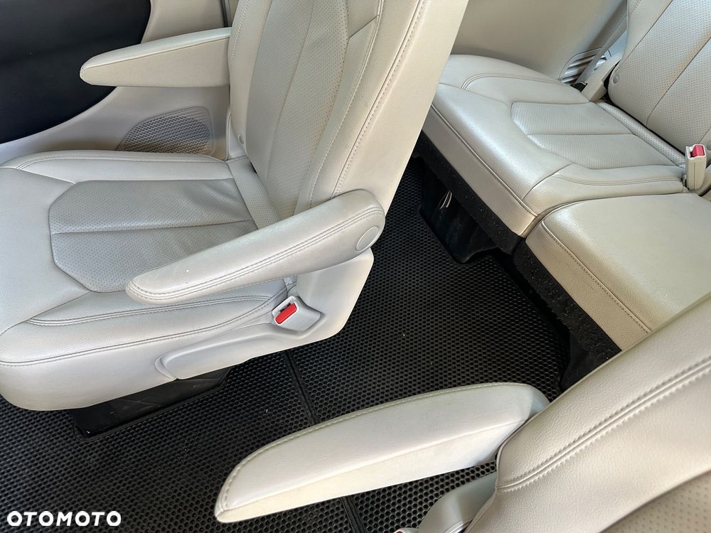 Chrysler Pacifica - 31