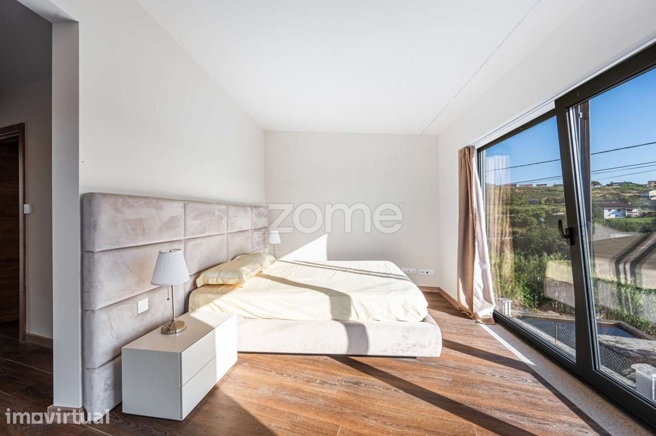 MORADIA T4 COM JARDIM E PISCINA EM VILA NOVA DE CERVEIRA